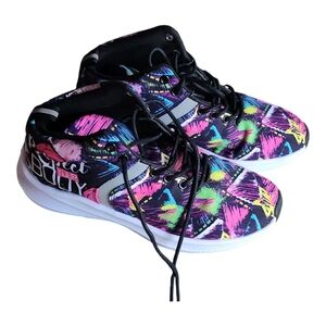 Women's graffiti lightweight high top sneaker size 39 8.5 US